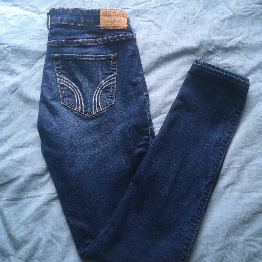 Hollister Super Skinny Jeans (Size 7S)